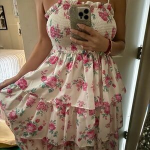 Beautiful Rose 🌹 Print Dress, it has 3 rows of ruffles.